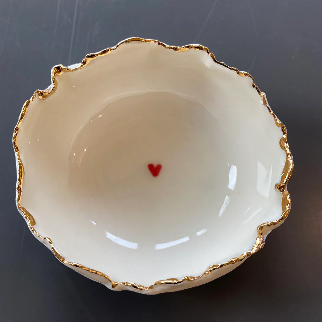 The History and Art of Handmade Homeware: From Craft to Table